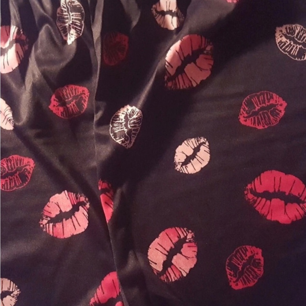 Unisex Black Boxers with Pink and Red Kiss Print